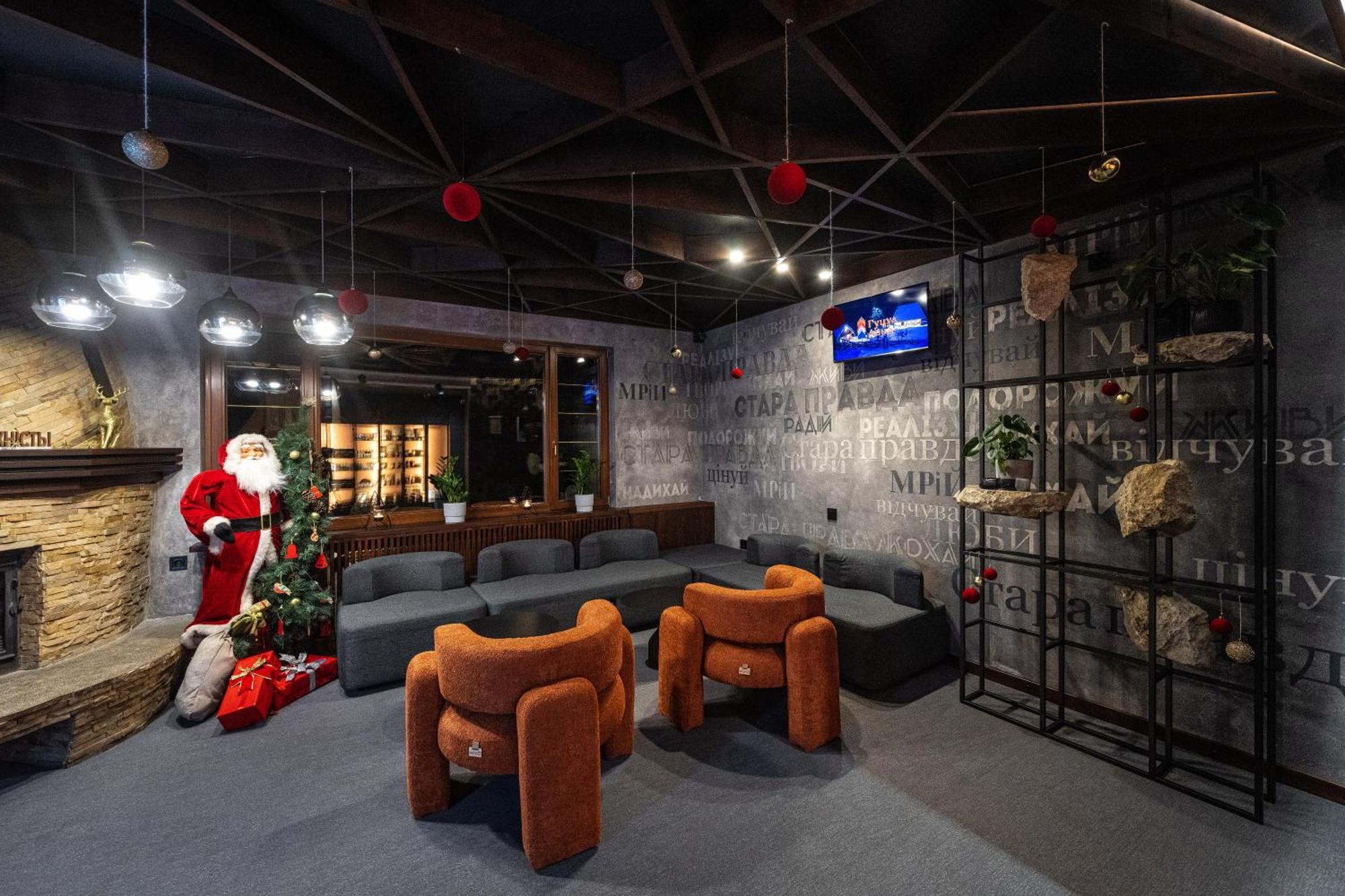 Stara Pravda Hotel บูโคเวล ภายนอก รูปภาพ