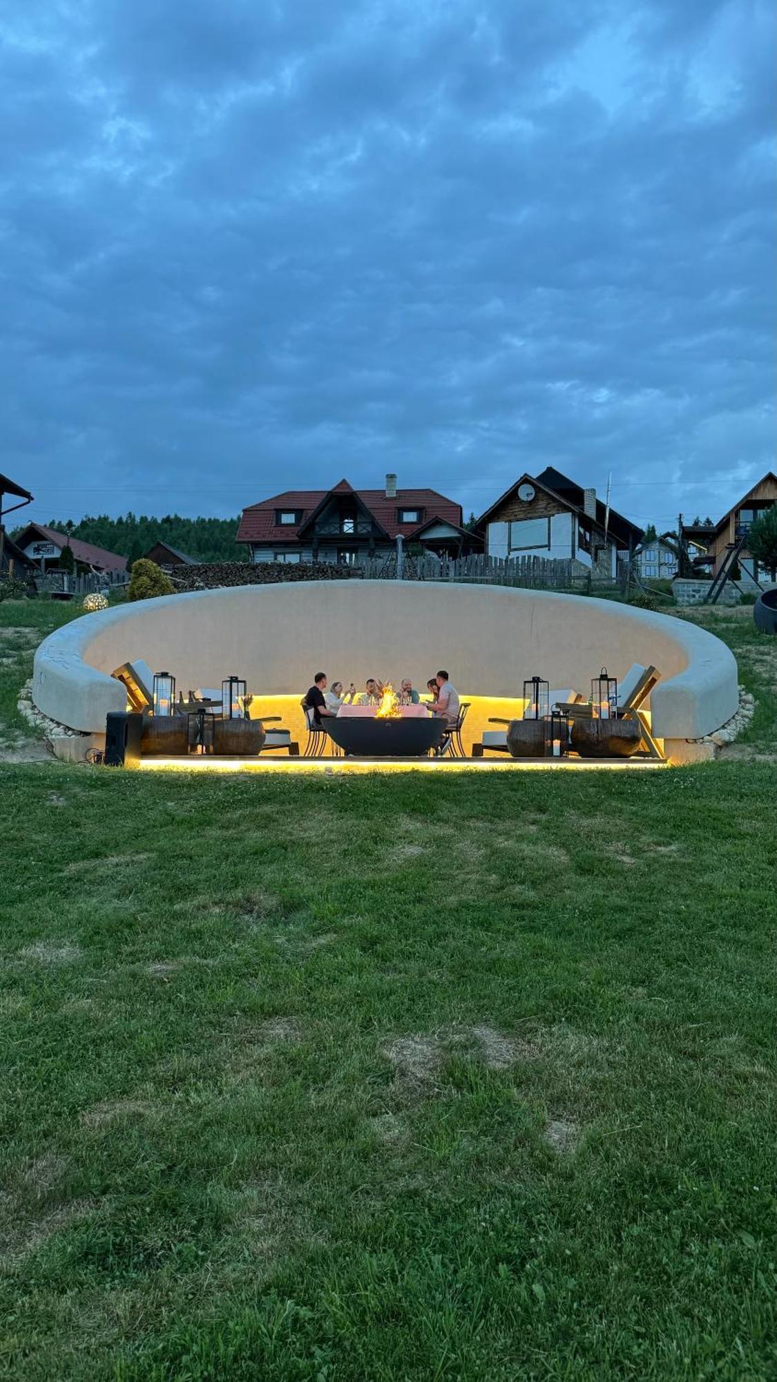 Stara Pravda Hotel บูโคเวล ภายนอก รูปภาพ